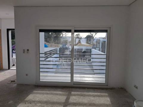 Moradia nova em maçã sesimbra