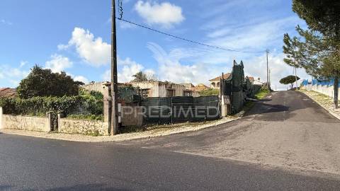 Terreno urbano com ruina rio de mouro, sintra