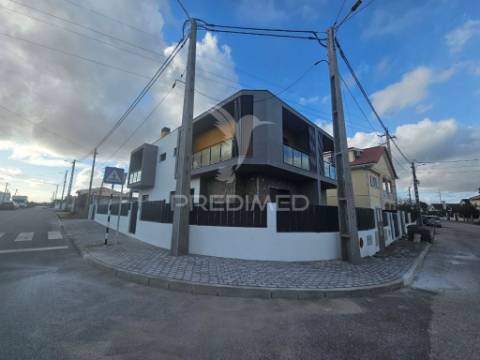 Moradia gem t3, c/quarto no r/c, pinh general - fernão ferro