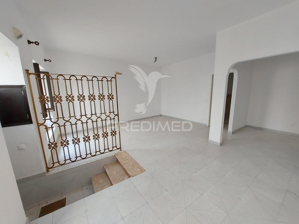 Casa 174m2 com garagem e 2 entradas centro histórico de lagos