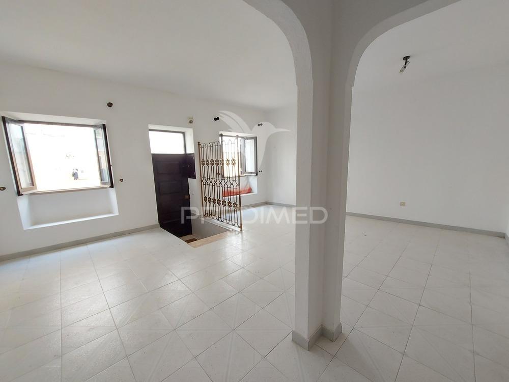 Casa 174m2 com garagem e 2 entradas centro histórico de lagos