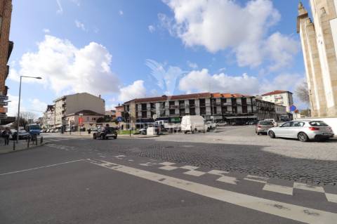 Loja no centro de barcelos
