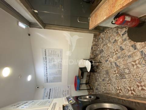 Amadora - trespasse de lavandaria self-service na venteira