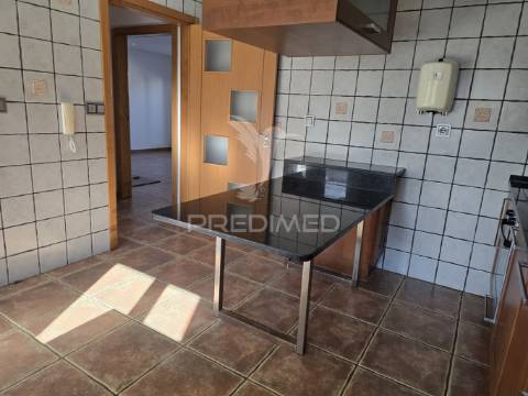 Moradia t3 + 2 em zona nobre da marisol , a 5 min das praias