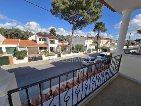 Moradia t3 + 2 em zona nobre da marisol , a 5 min das praias