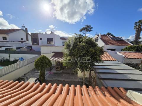 Moradia t3 + 2 em zona nobre da marisol , a 5 min das praias