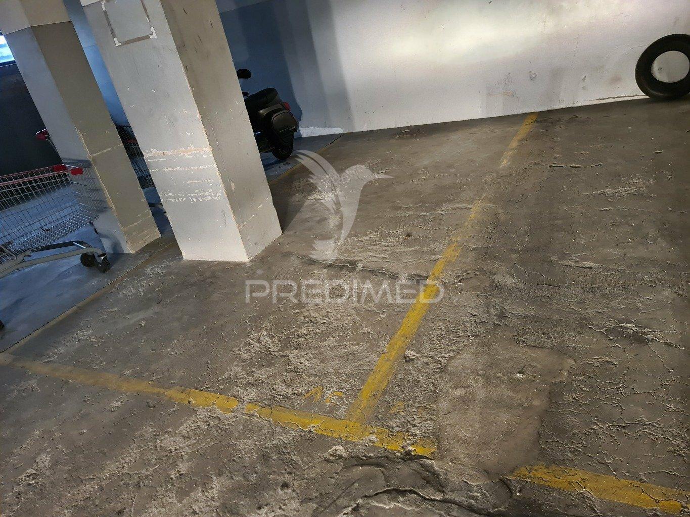 Lugar de garagem ac a 600 metros  arrábida shopping