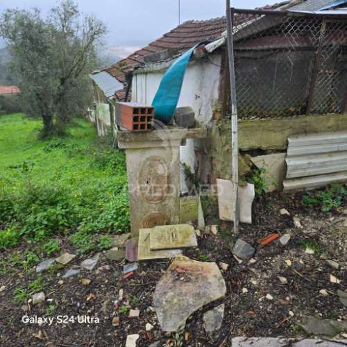 Casa antiga para recuperar - vende-se