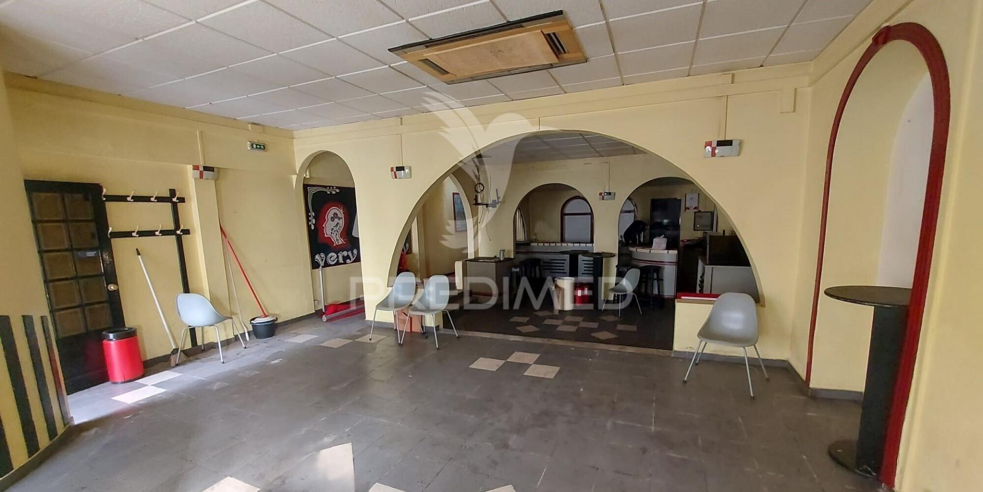 Espaço comercial; loja em alpiarça.