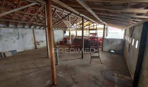 Espaço comercial; loja em alpiarça.