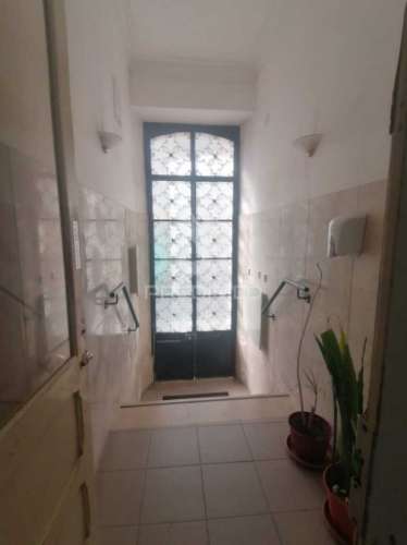 Moradia de 3 pisos com 20 divisões e 4 casas de banho