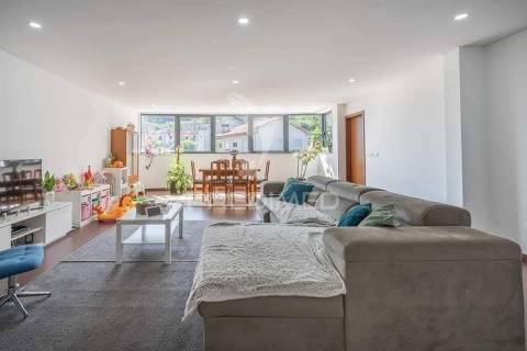 Apartamento t3 semi- novo