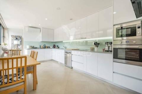 Apartamento t3 semi- novo