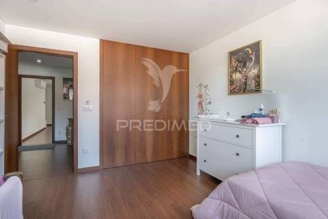Apartamento t3 semi- novo