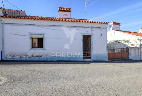 Moradia t1 unifamiliar com quintal!