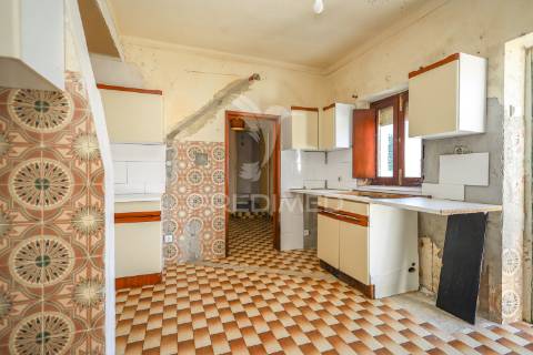 Moradia t1 unifamiliar com quintal!