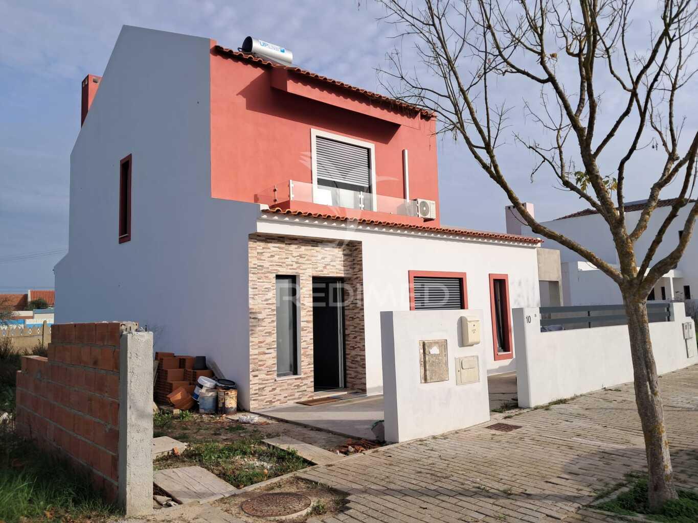 Moradia t3 de arquitetura moderna - grândola