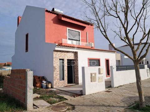 Moradia t3 de arquitetura moderna - grândola
