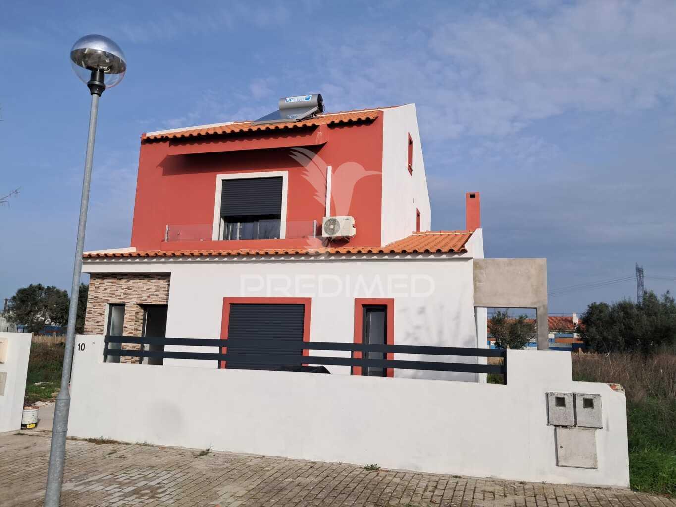 Moradia t3 de arquitetura moderna - grândola