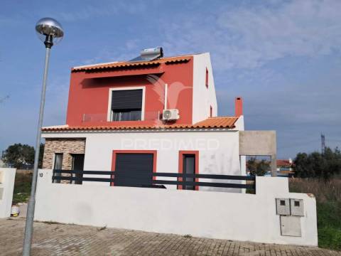 Moradia t3 de arquitetura moderna - grândola