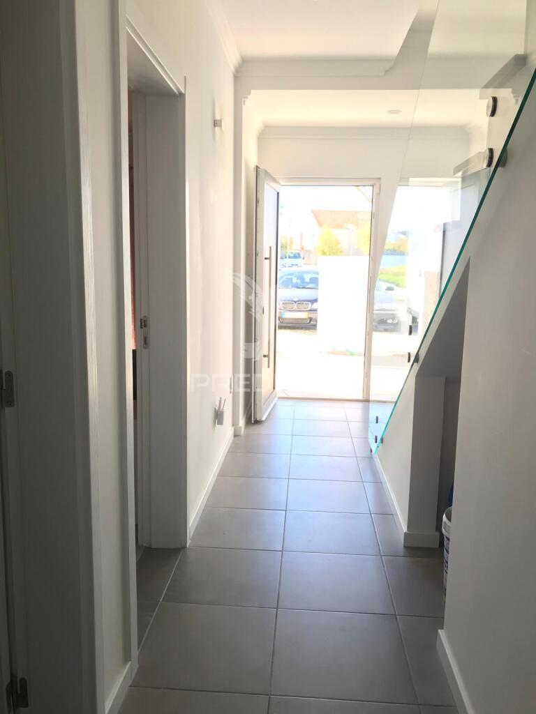 Moradia t3 de arquitetura moderna - grândola