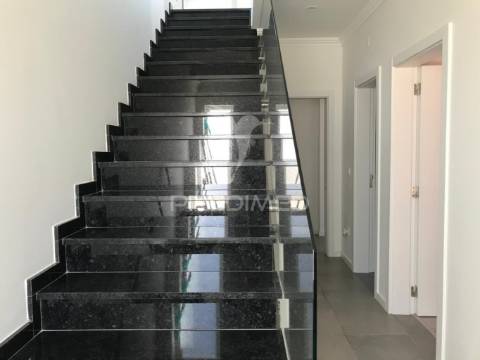 Moradia t3 de arquitetura moderna - grândola