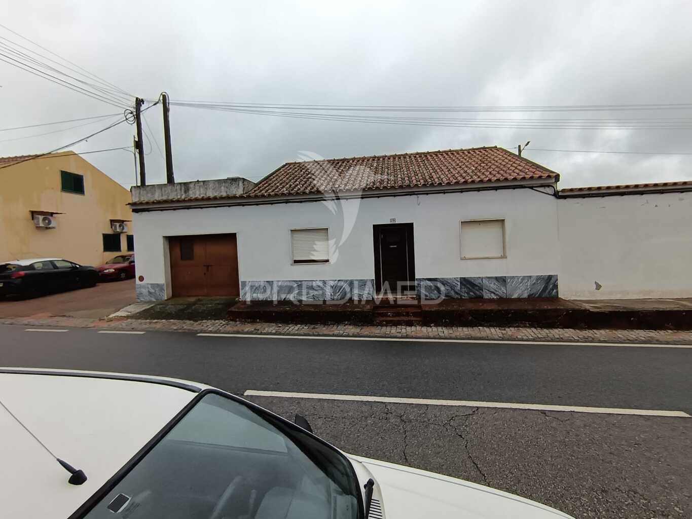 Moradia à venda em barbacena - conforto e potencial de expansão