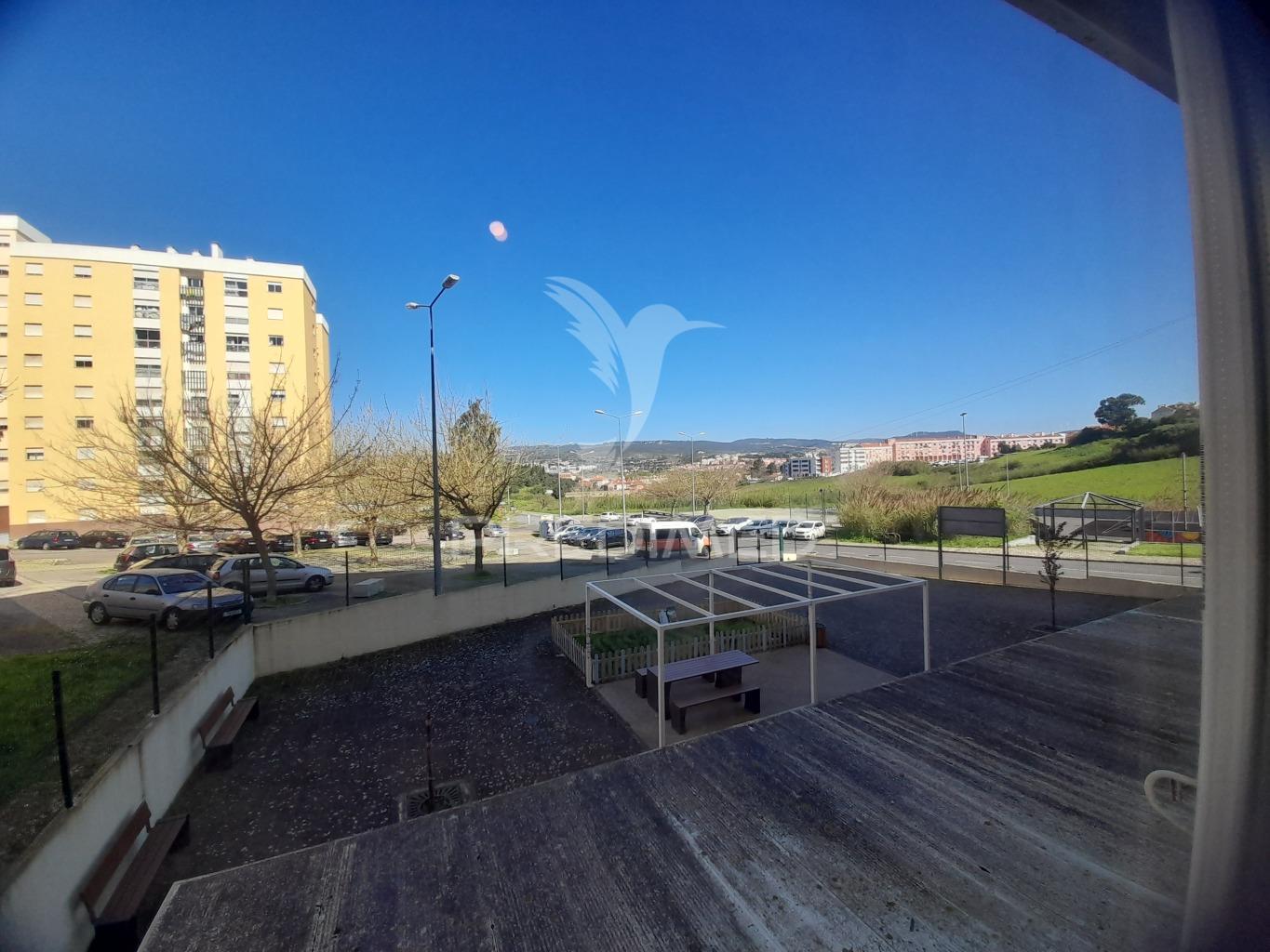 Apartamento t3 remodelado,loures.