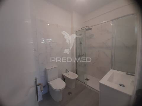 Apartamento t3 remodelado,loures.