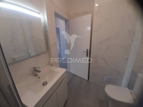 Apartamento t3 remodelado,loures.