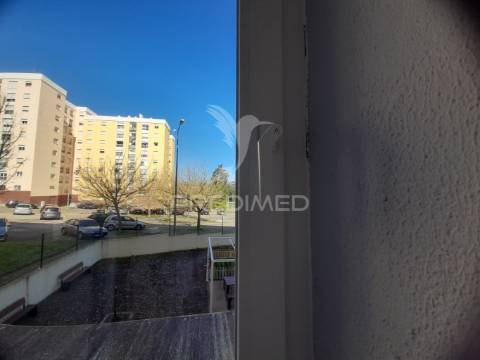 Apartamento t3 remodelado,loures.