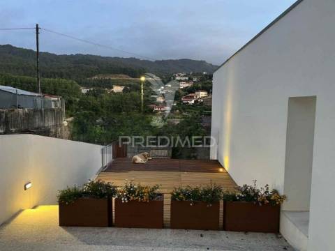 Moradia isolada t4 c/ 586 m2