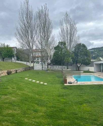 Moradia isolada t4 c/ 586 m2