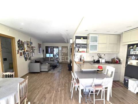 Moradia t3 + 1 em zona nobre da marisol, a 5 min das praias da costa da caparica