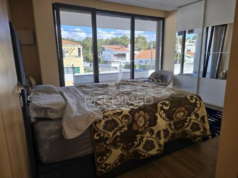 Moradia t3 + 1 em zona nobre da marisol, a 5 min das praias da costa da caparica