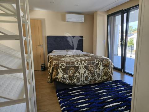 Moradia t3 + 1 em zona nobre da marisol, a 5 min das praias da costa da caparica