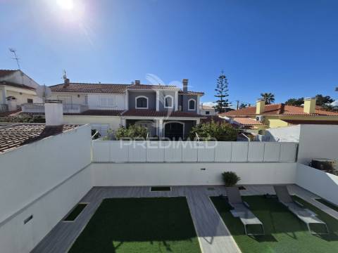 Moradia t3 + 1 em zona nobre da marisol, a 5 min das praias da costa da caparica