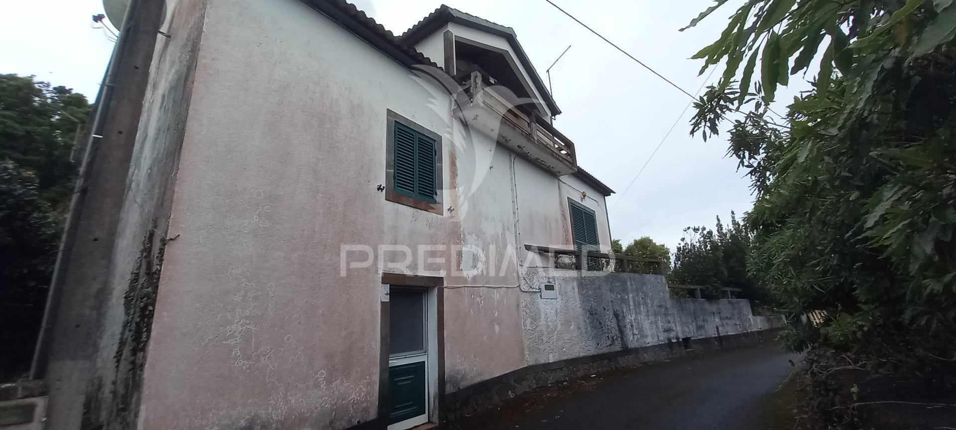 Moradia t4, para venda, em sto. antónio, são roque do pico