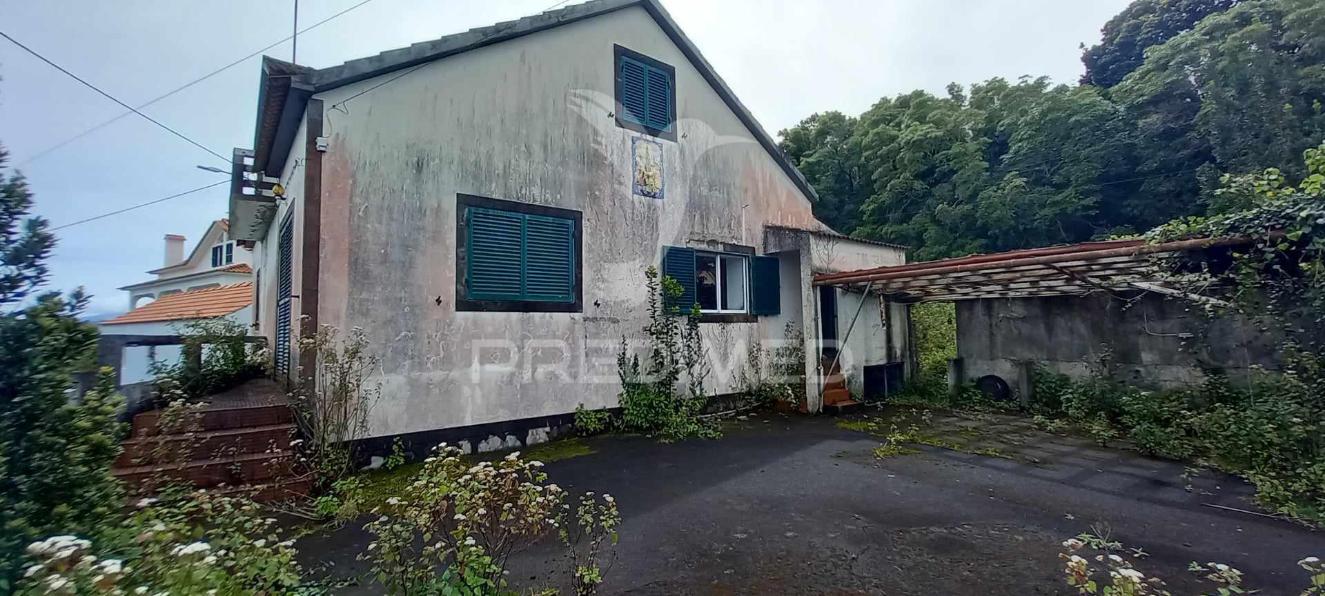 Moradia t4, para venda, em sto. antónio, são roque do pico