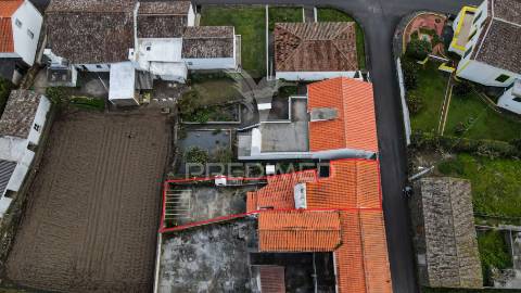 Refúgio perfeito na ilha graciosa – moradia renovada para venda