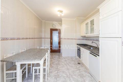 Apartamento t3 no olival, vila nova de gaia