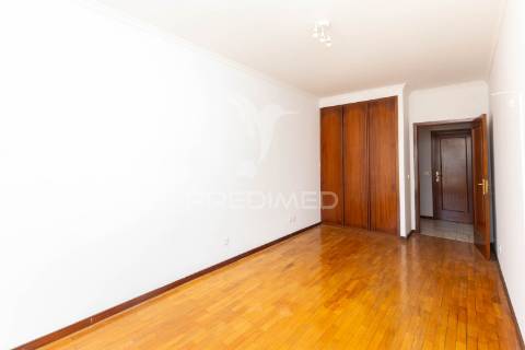 Apartamento t3 no olival, vila nova de gaia