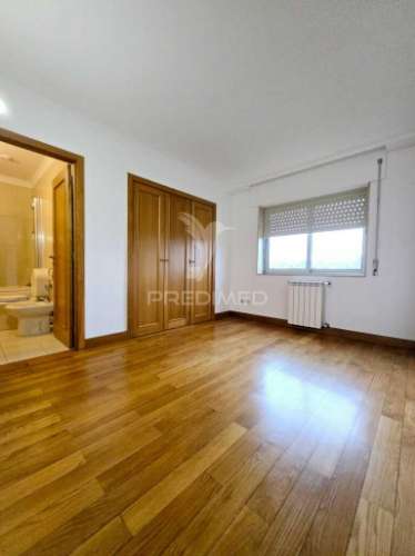 Apartamento t2 à venda em vila nova de gaia