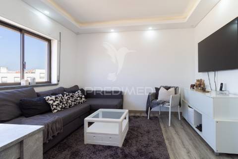 Apartamento t3- remodelado- 255.000 € - feijó - almada