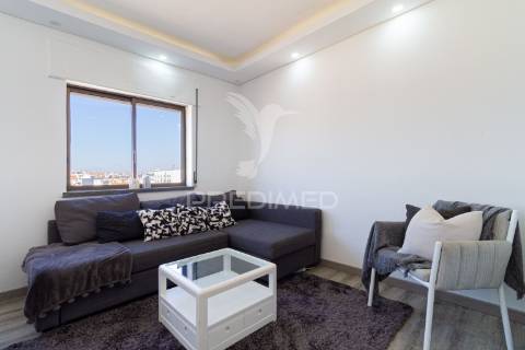 Apartamento t3- remodelado- 255.000 € - feijó - almada