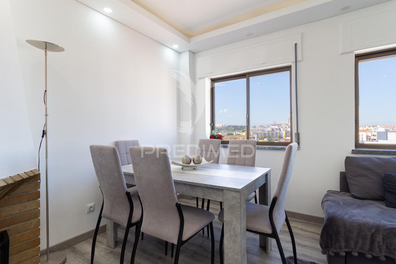 Apartamento t3- remodelado- 255.000 € - feijó - almada