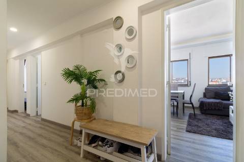 Apartamento t3- remodelado- 255.000 € - feijó - almada
