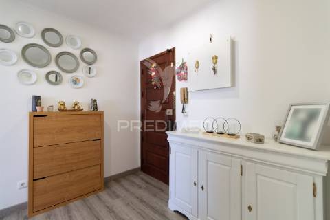 Apartamento t3- remodelado- 255.000 € - feijó - almada