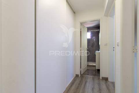 Apartamento t3- remodelado- 255.000 € - feijó - almada