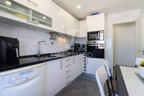 Apartamento t3- remodelado- 255.000 € - feijó - almada